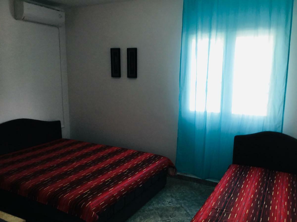 Dk Apartmani Dobra Voda Luaran gambar