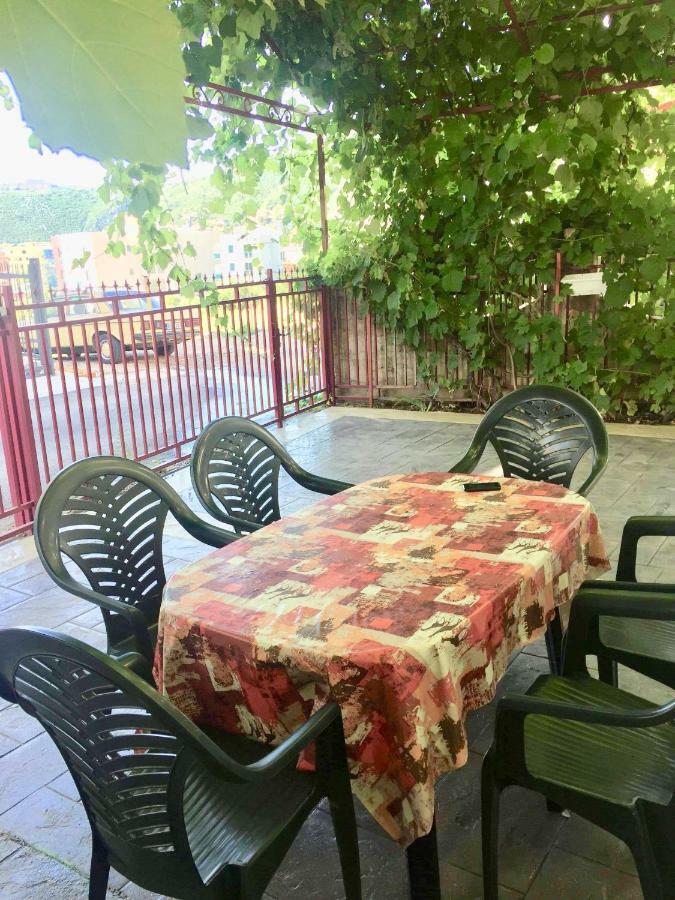 Dk Apartmani Dobra Voda Luaran gambar
