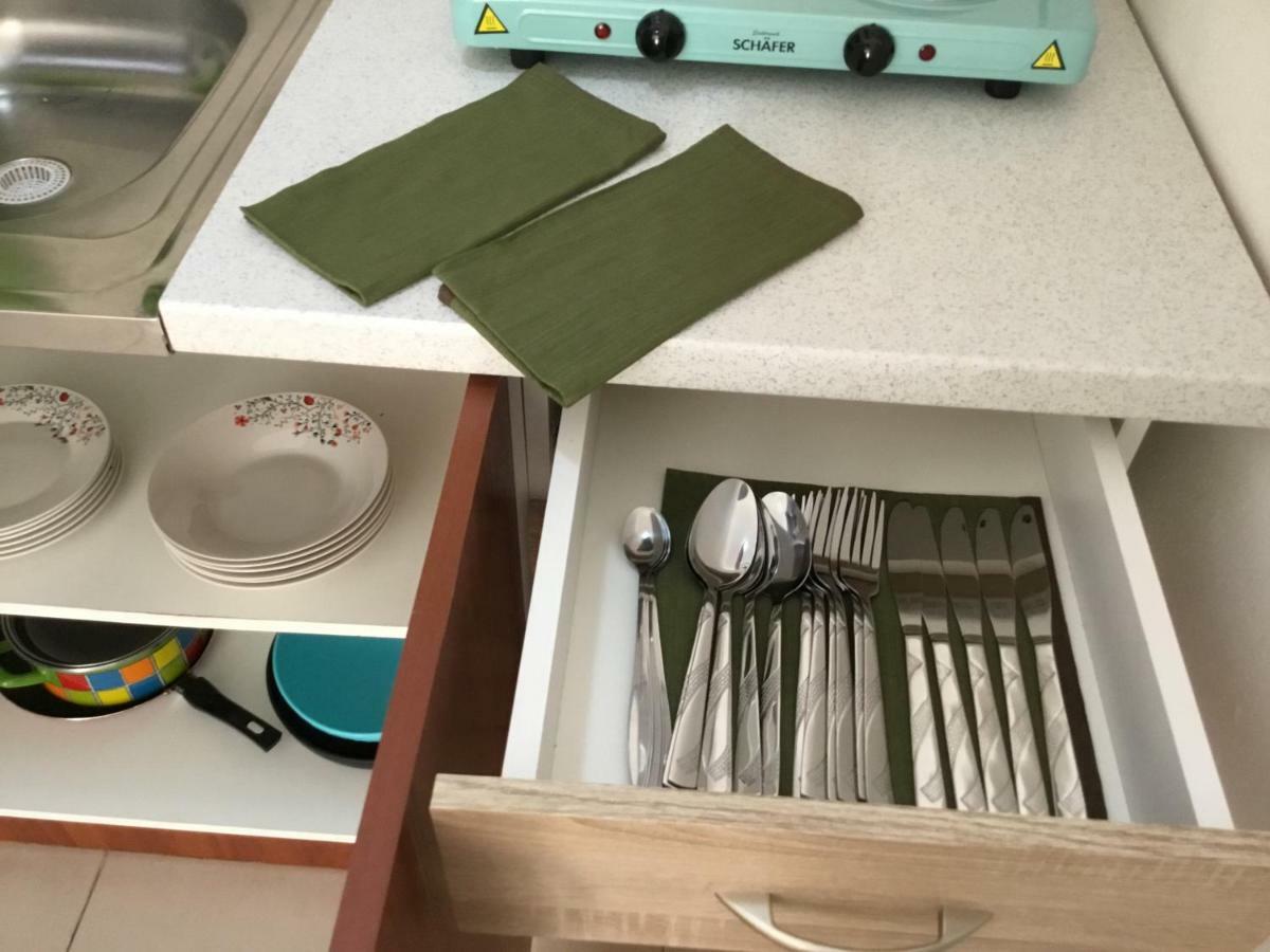 Dk Apartmani Dobra Voda Luaran gambar